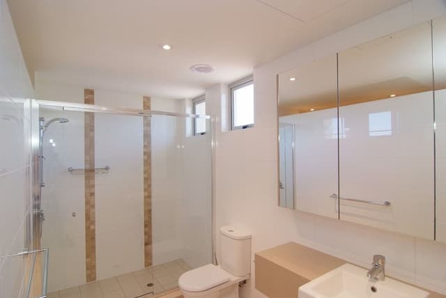 Superior Apartment, 3 Bedrooms (3 B'room 2couples/2kids)