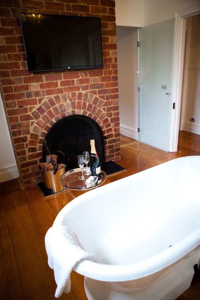Full Cottage - Two Couples