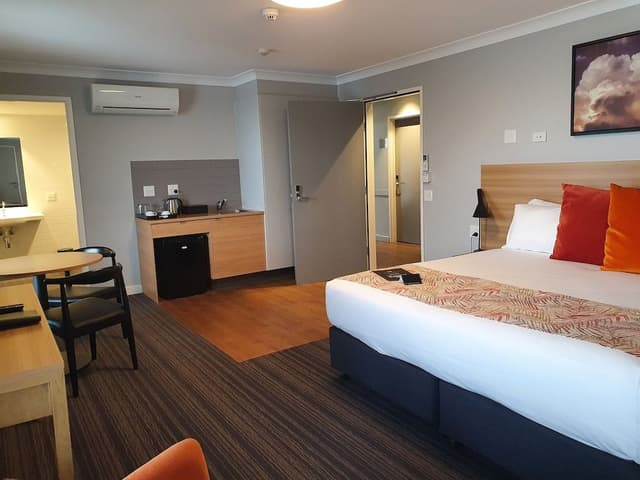Accessible King Room