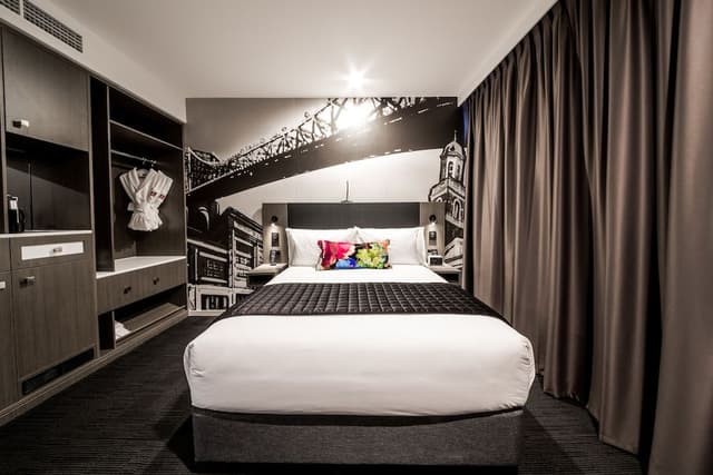 Superior Queen Courtyard Room