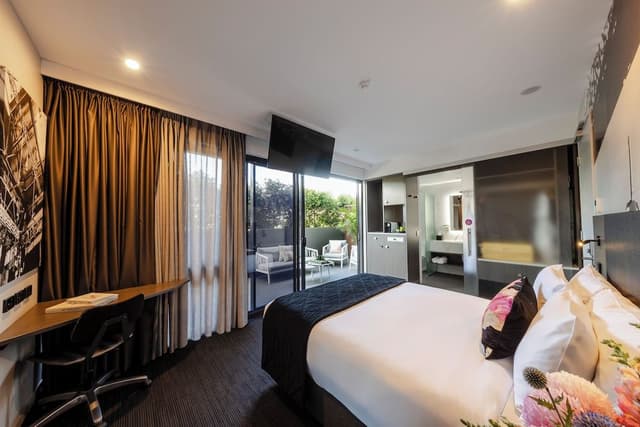 Superior Queen Balcony Room
