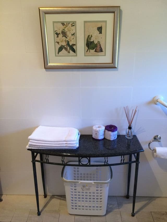 King/Twin Standard with Shared Bathroom and Air-Con
