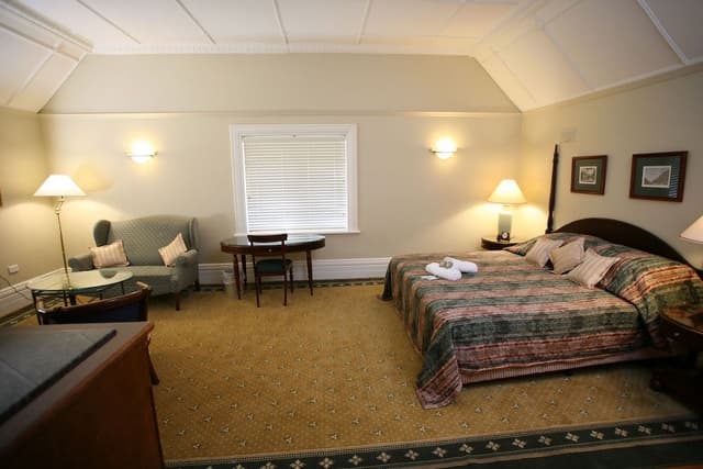 King Standard Room with Shared Bathroom and Fan