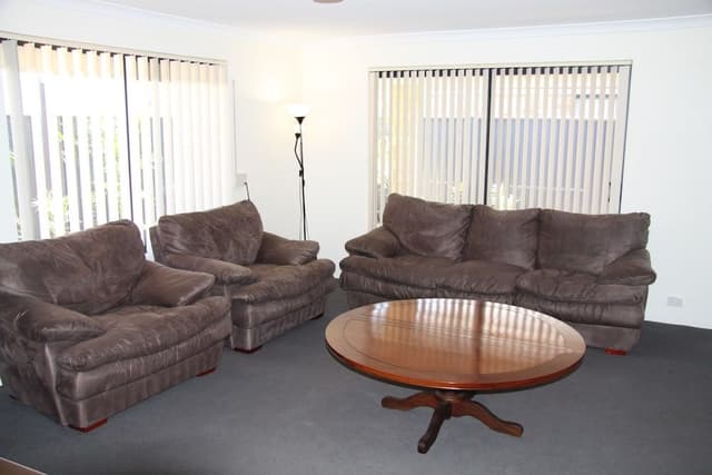 House, 4 Bedrooms, 2 Bathrooms