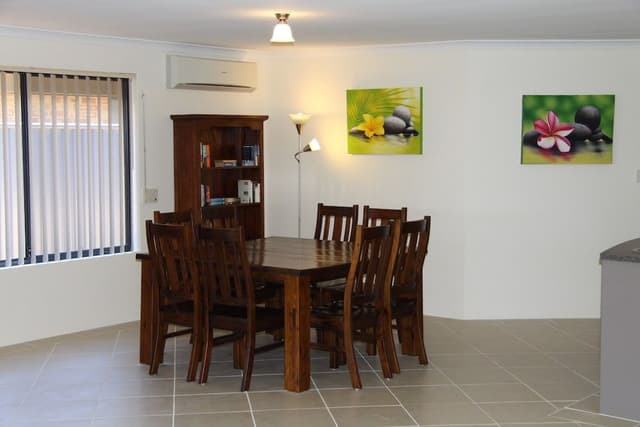 House, 4 Bedrooms, 2 Bathrooms