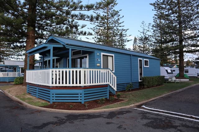 Riverside Cabin - 4 Berth