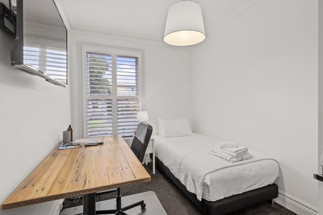 Executive Room, 1 Large Twin Bed, Shared Bathroom