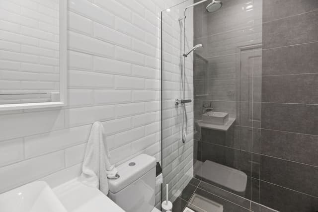 Executive Room, 1 Queen Bed, Shared Bathroom