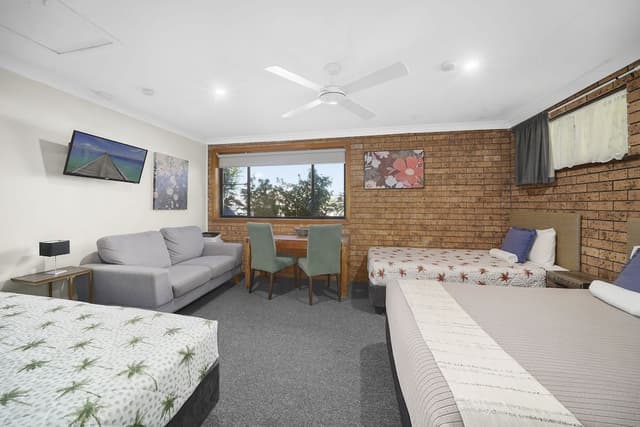 Family Room, 2 Bedrooms
