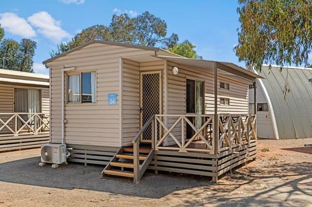 Standard 1 Bedroom Cabin - Sleeps 4