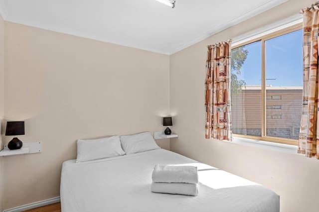 Standard 1 Bedroom Cabin - Sleeps 4