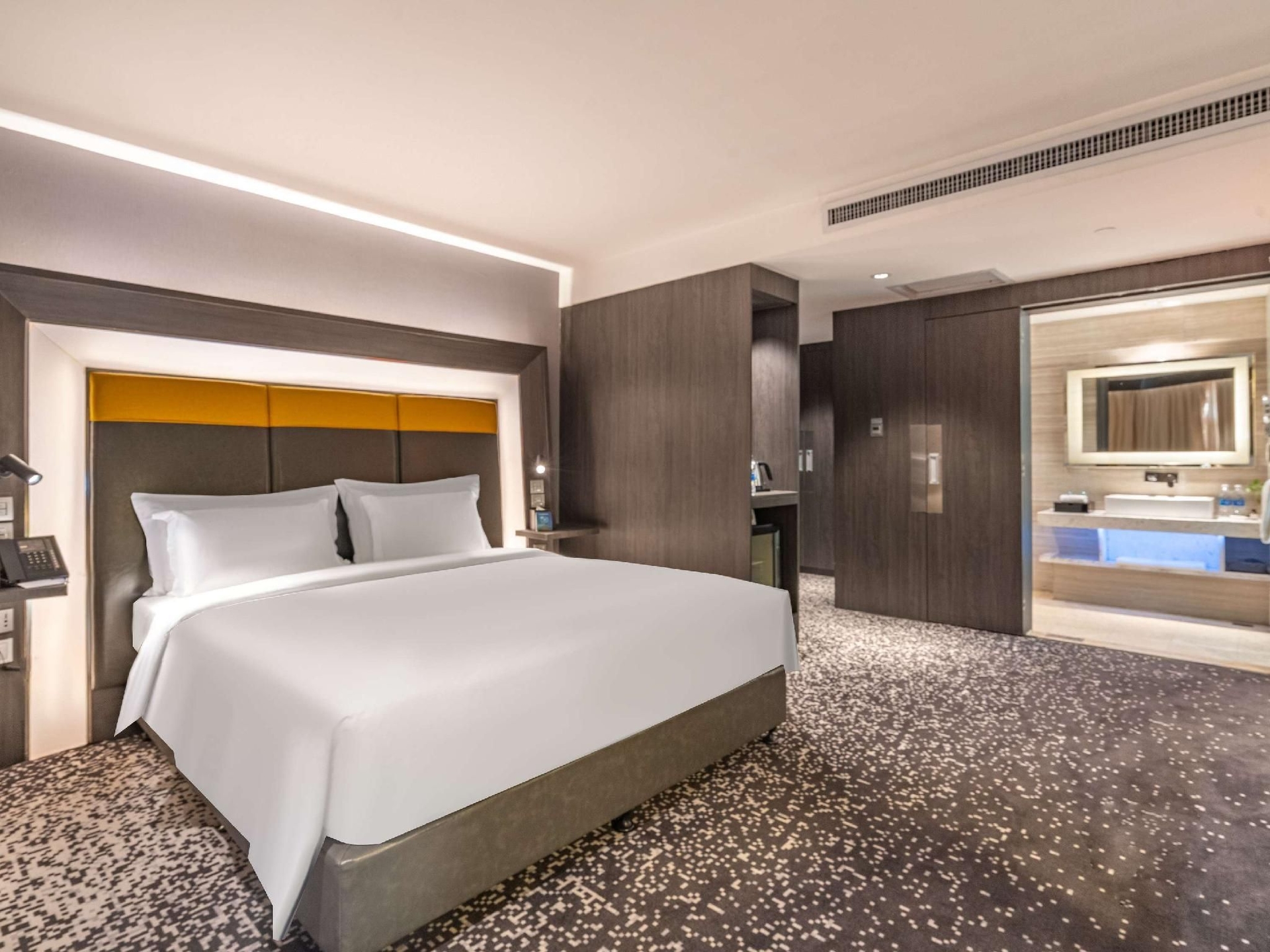 โรงแรมโนโวเทลเจิ้งโจว คอนเวนชั่นเซ็นเตอร์ (Novotel Zhengzhou Convention Centre Hotel)1