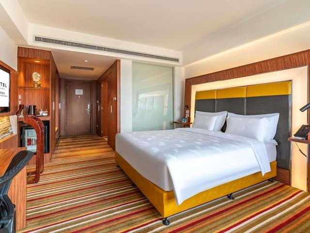 Premier Room, 1 King Bed, Executive Level