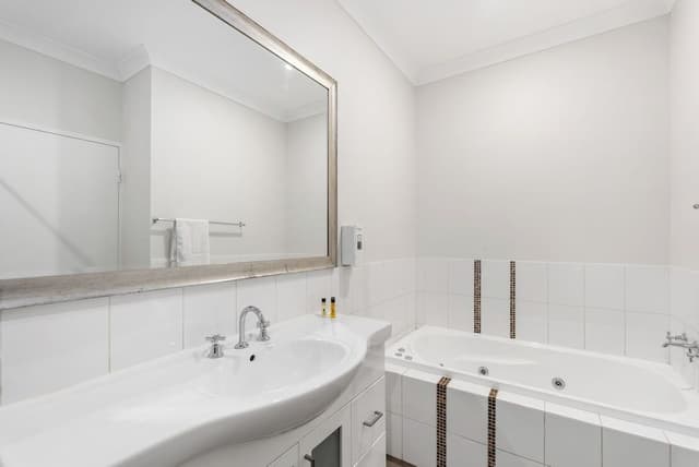 Deluxe Room, 1 Queen Bed