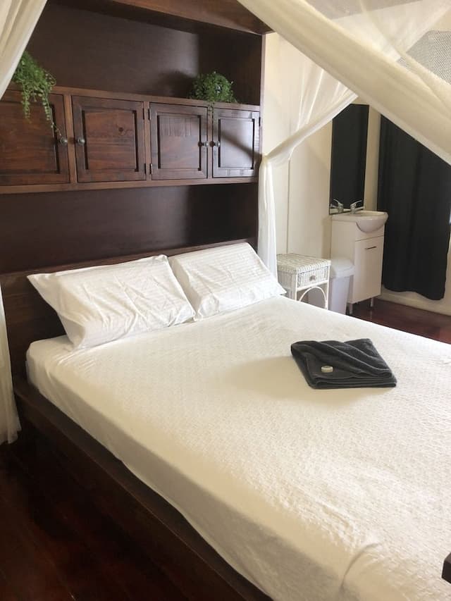 Standard Room, 1 Queen Bed, Shared Bathroom