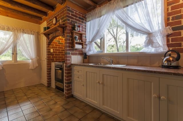 Splendid Wren Cottage