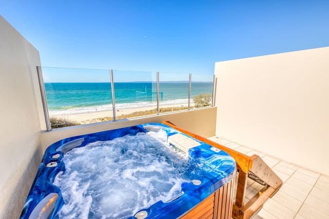 2 Bedroom Beachfront Spa Penthouse