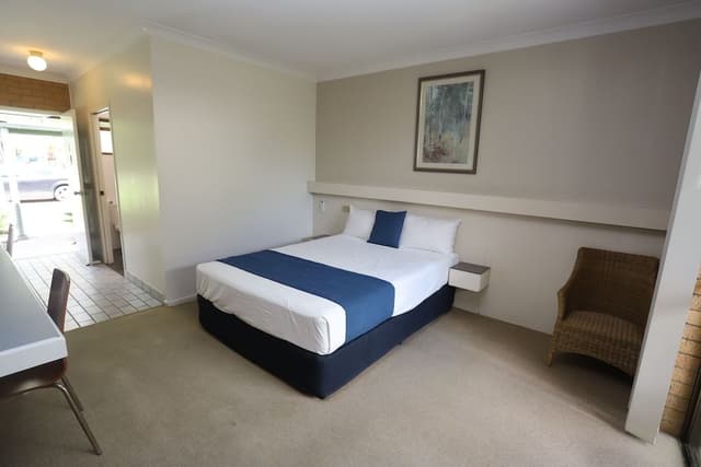 Executive Queen Room (No Pets)