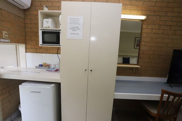 Twin Room - Pet Friendly