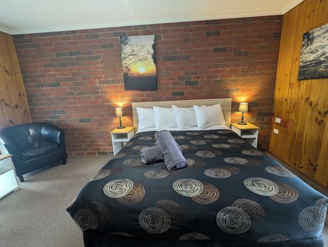 Standard Room, 1 Queen Bed