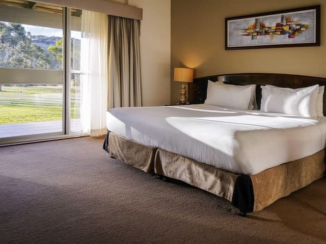 Room, 1 Queen Bed, Golf View