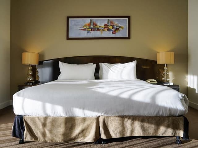 Family Room with 1 Queen bed and 1 single bed