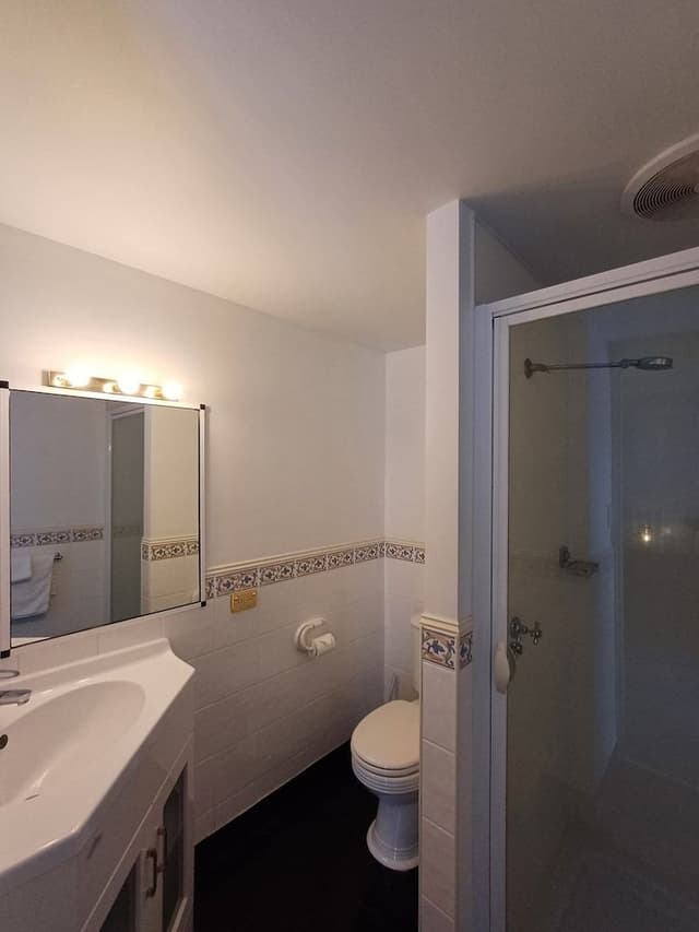 Room, Balcony