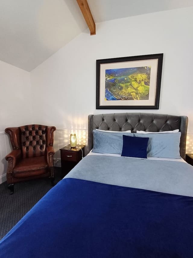 Room, Balcony
