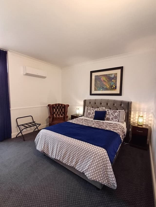 Room, Courtyard View