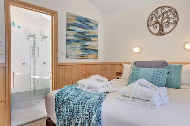 Honeymoon Cabin, 1 King Bed, Jetted Tub