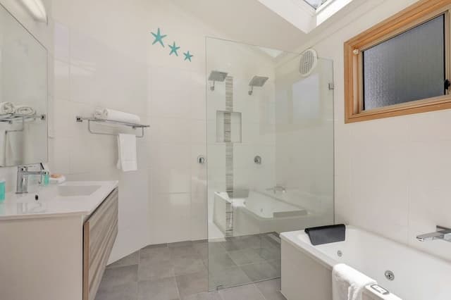 Honeymoon Cabin, 1 King Bed, Jetted Tub