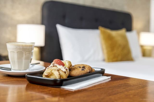 Deluxe Family Room, Free Wi-Fi & Parking