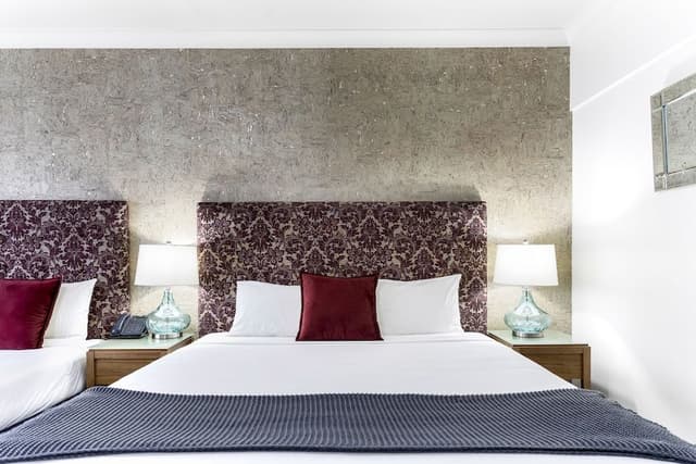 Deluxe King Room, Free Wi-Fi & Parking