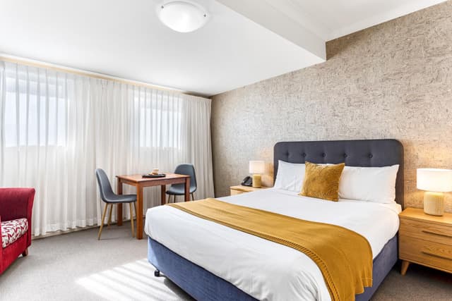 Standard Queen Room