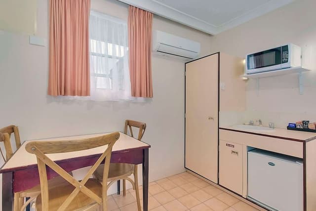 Room, 3 Twin Beds