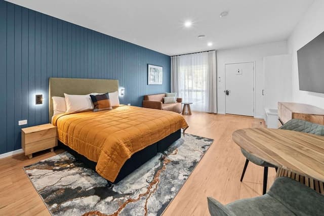 Room, 1 King Bed, Non Smoking