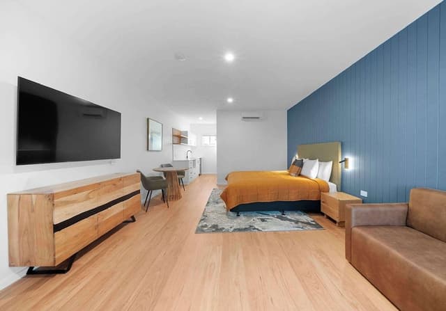 Room, 1 King Bed, Non Smoking