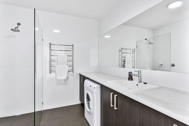 King Size Studio Apartment - Deluxe Suite 5