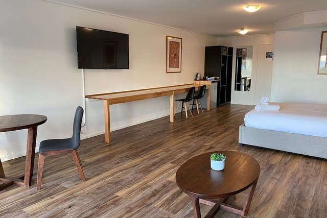 Bay View Suite