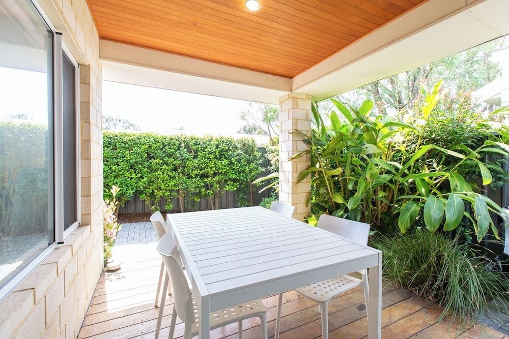 Contemporary Cove - Quindalup3