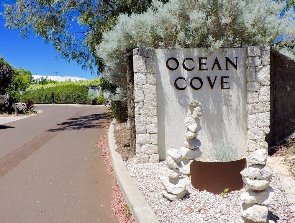 Contemporary Cove - Quindalup1