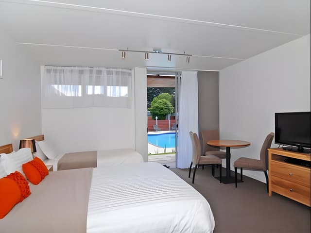 Motel Triple Room