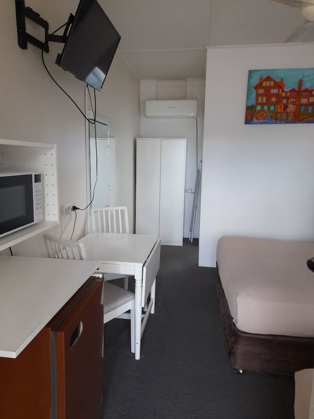 Economy Room, Multiple Beds