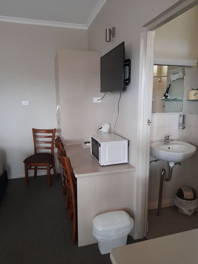 Economy Room, Multiple Beds
