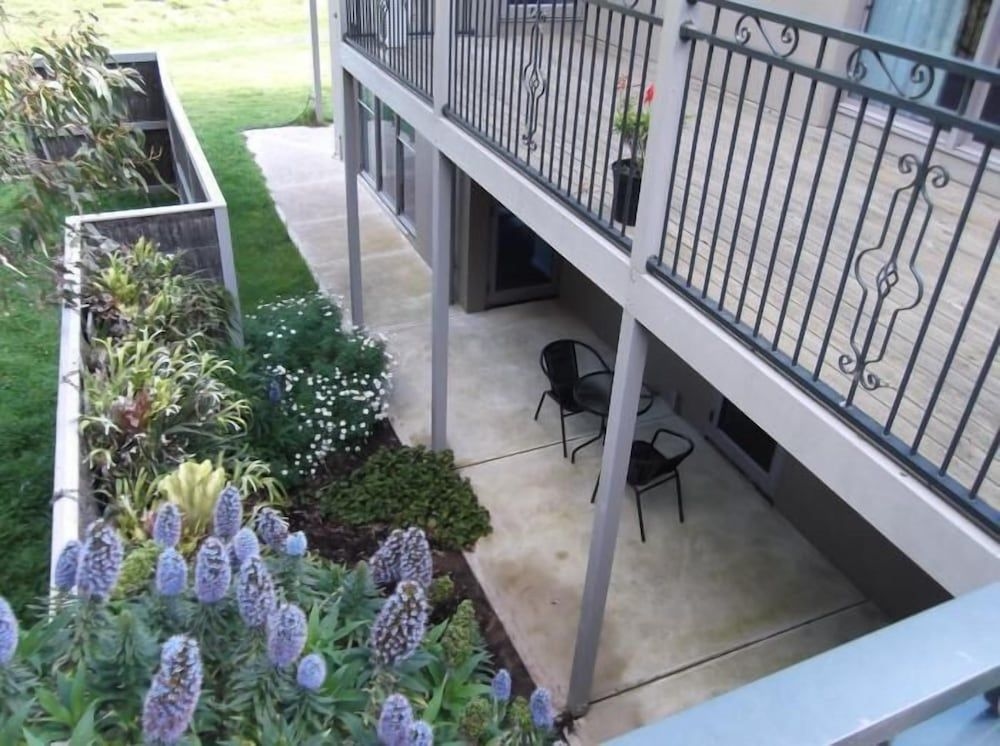 Swan Lake Guest House2