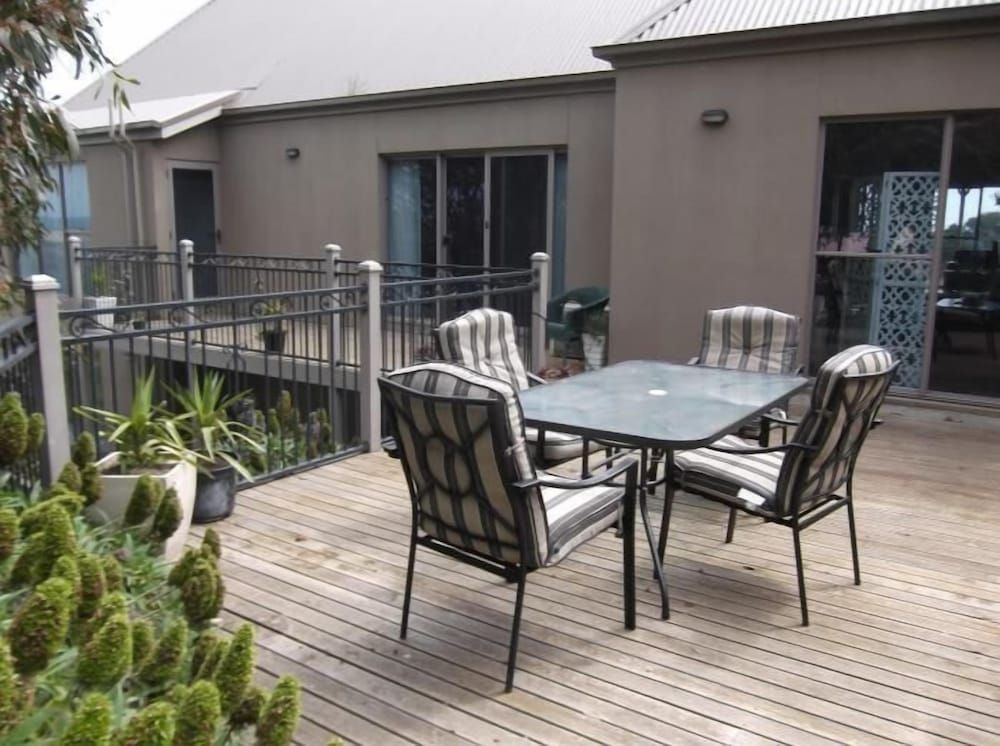 Swan Lake Guest House4