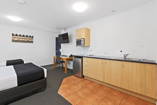 Executive Twin with Kitchenette