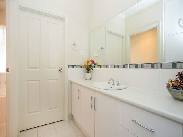 Four Bedroom Holiday House