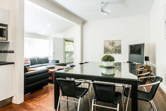 Economy House, 6 Bedrooms