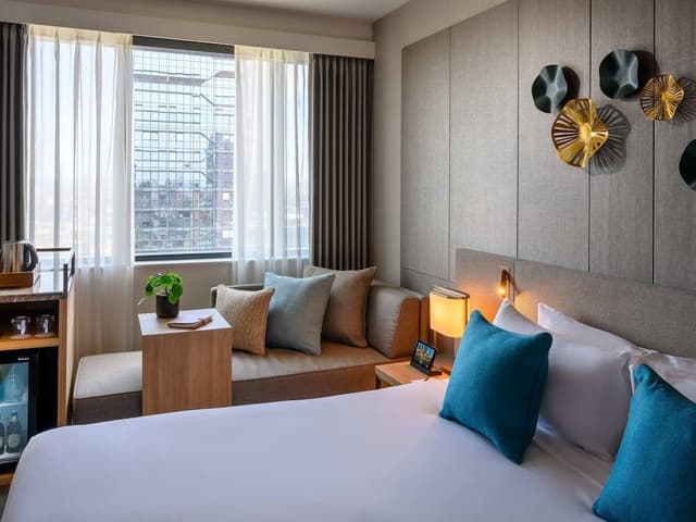 Standard Room, 1 King Bed